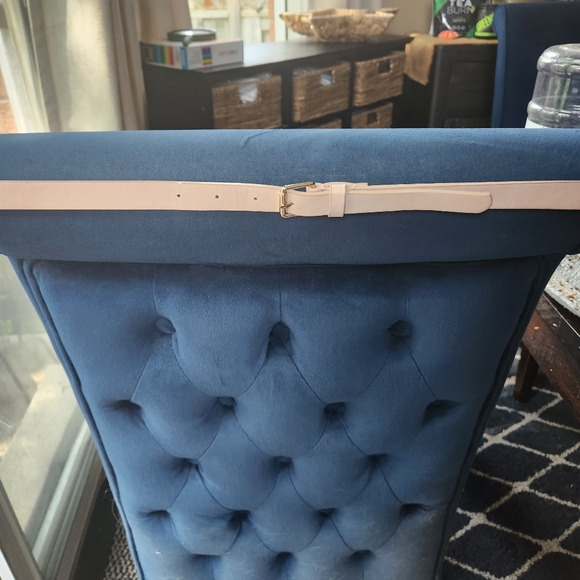 Torrid Size 1 Baby Pink Faux Leather Belt - Picture 1 of 3